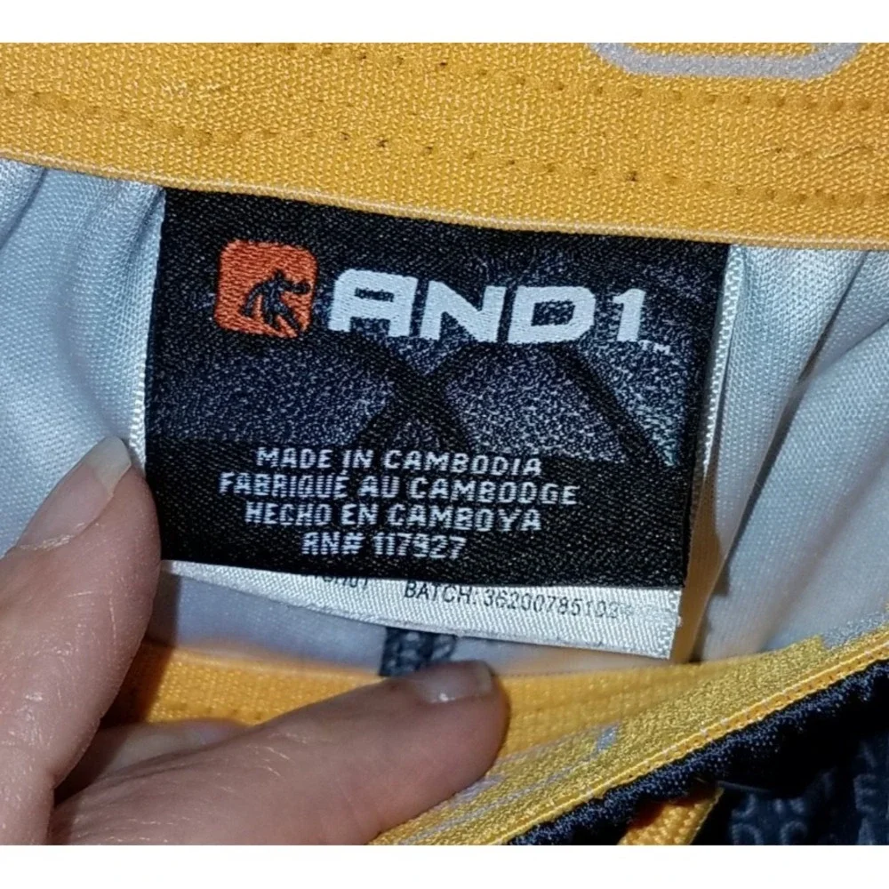 And1 mens size